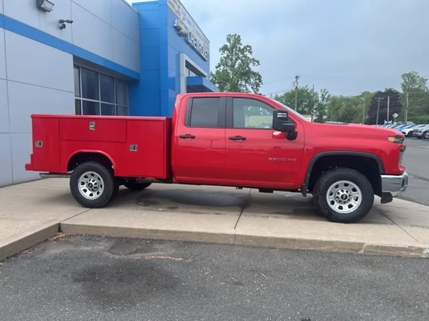 2025 Chevrolet Silverado 3500HD photo 1