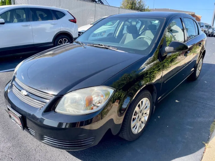 2010 Chevrolet Cobalt photo 1