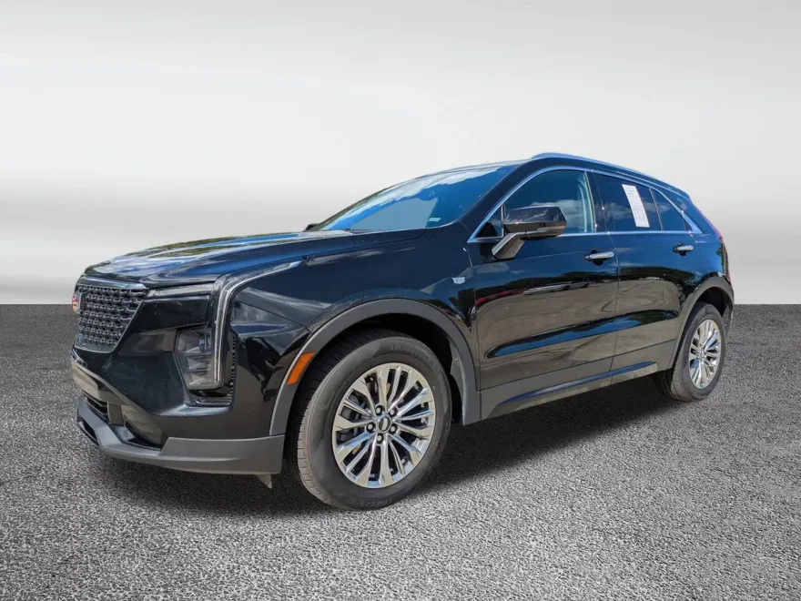 2024 Cadillac XT4 Premium Luxury photo 1