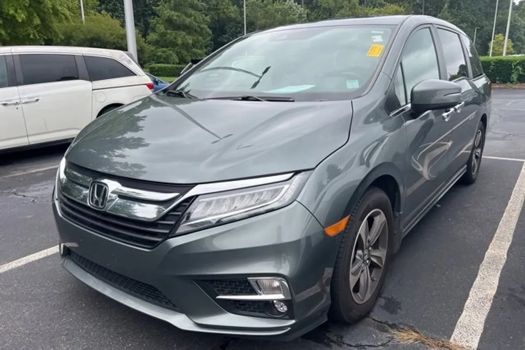 2018 Honda Odyssey Touring photo 1