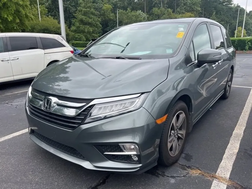 2018 Honda Odyssey Touring photo 1