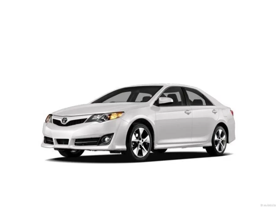 2012 Toyota Camry LE photo 1