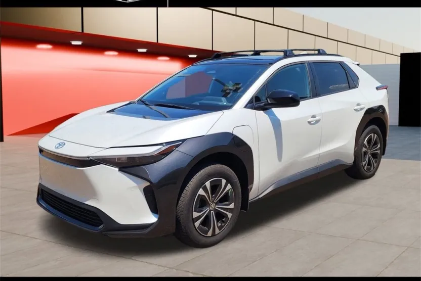 2024 Toyota bZ4X XLE photo 1
