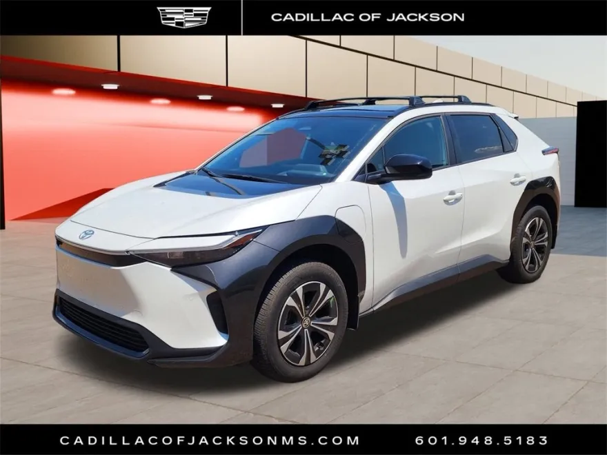 2024 Toyota bZ4X XLE photo 1