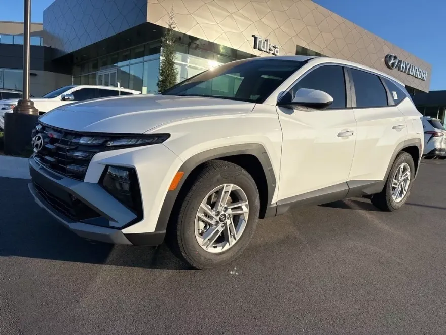 2025 Hyundai Tucson SE photo 1