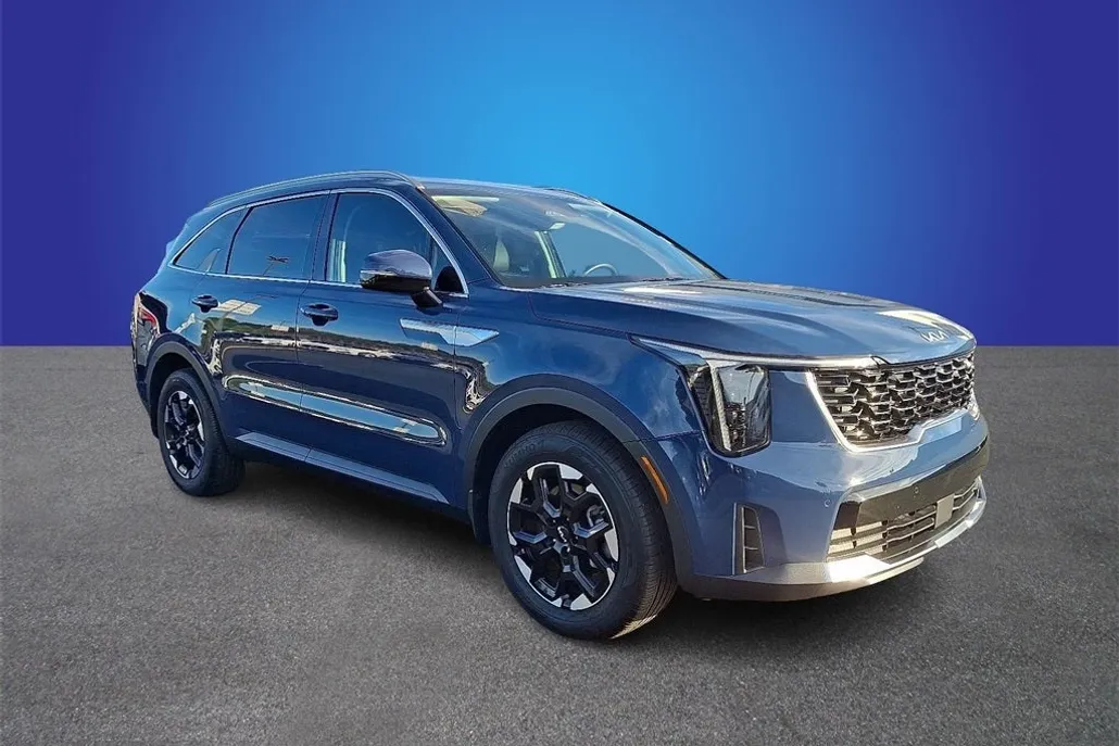 2025 Kia Sorento S photo 1
