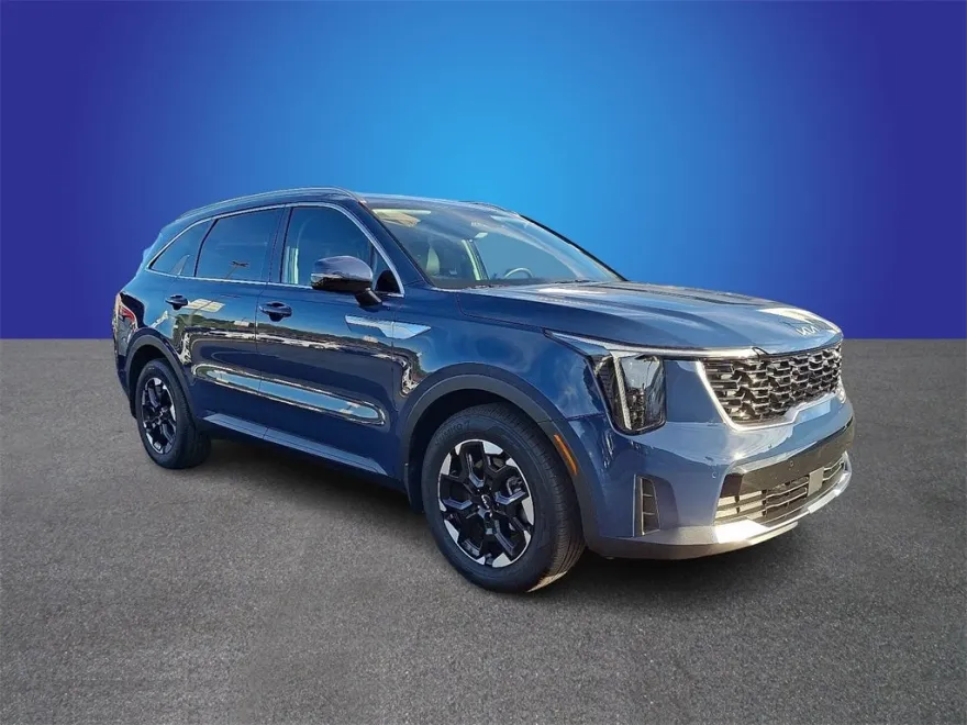 2025 Kia Sorento S photo 1