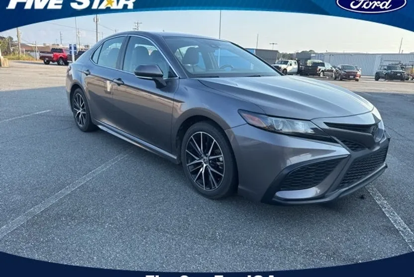 2023 Toyota Camry SE photo 1