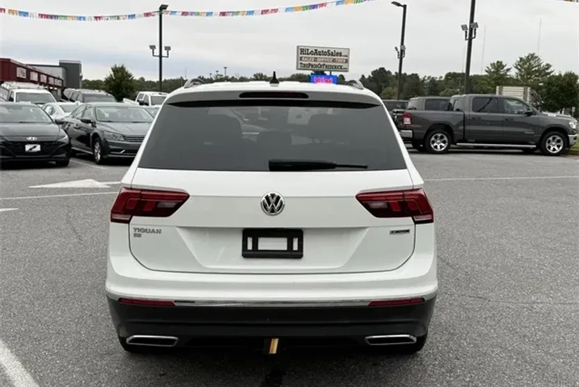 2021 Volkswagen Tiguan SE photo 1