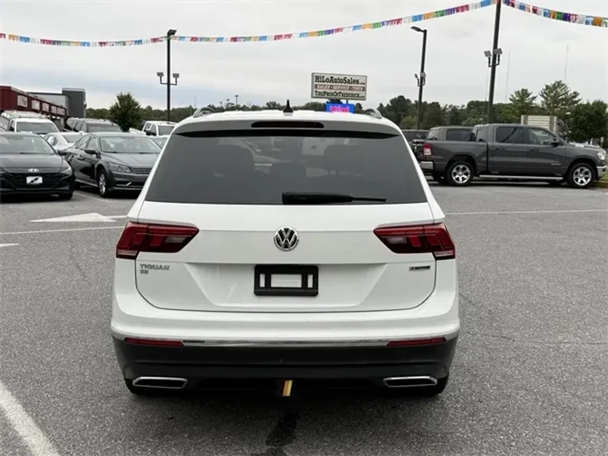 2021 Volkswagen Tiguan SE photo 1