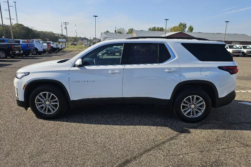 2023 Chevrolet Traverse Cloth photo 1