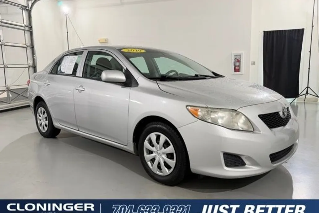 2010 Toyota Corolla LE photo 1