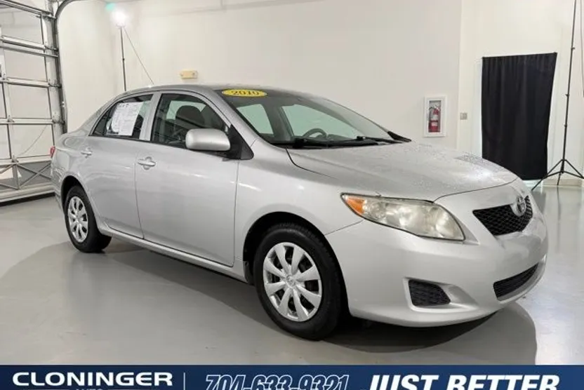 2010 Toyota Corolla LE photo 1