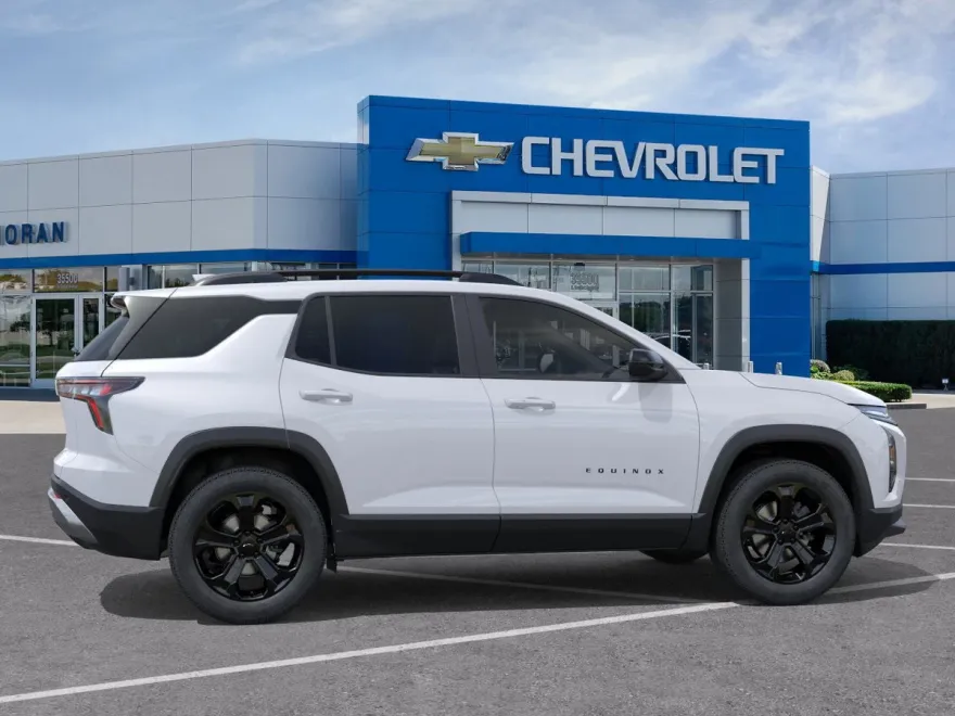 2026 Chevrolet Equinox LT photo 1