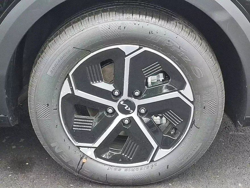 2025 Kia Niro EX photo 1