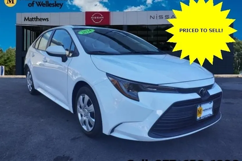 2024 Toyota Corolla LE photo 1