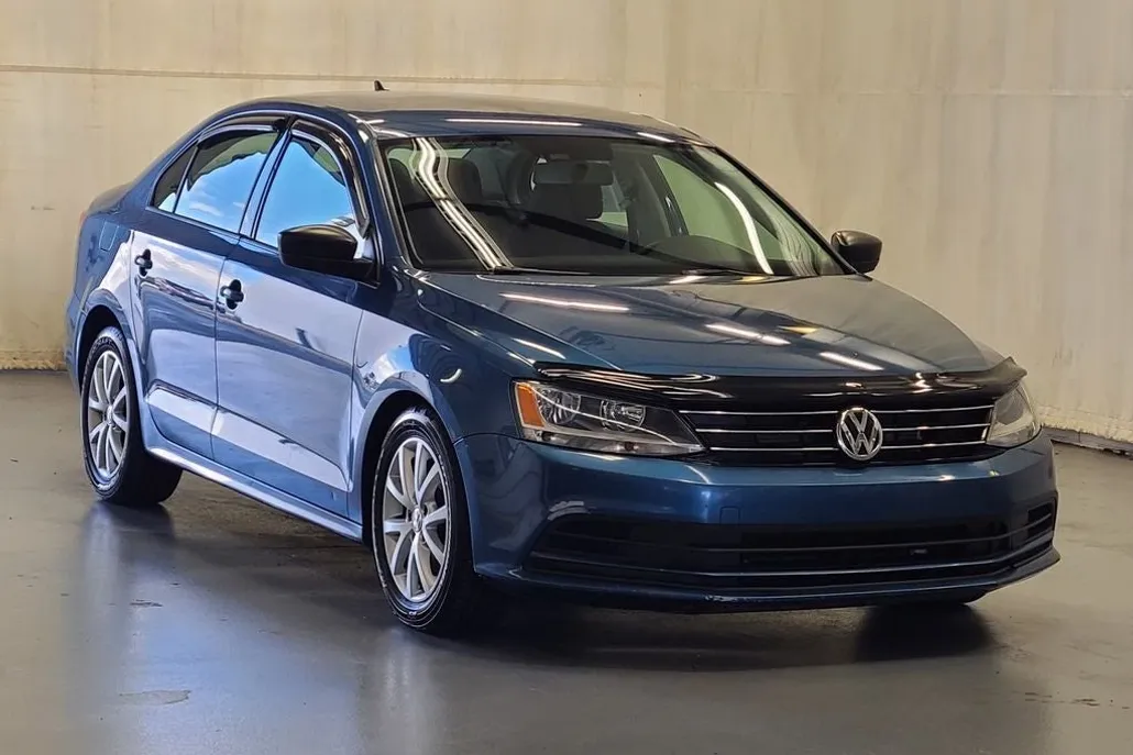 2015 Volkswagen Jetta 1.8T SE photo 1