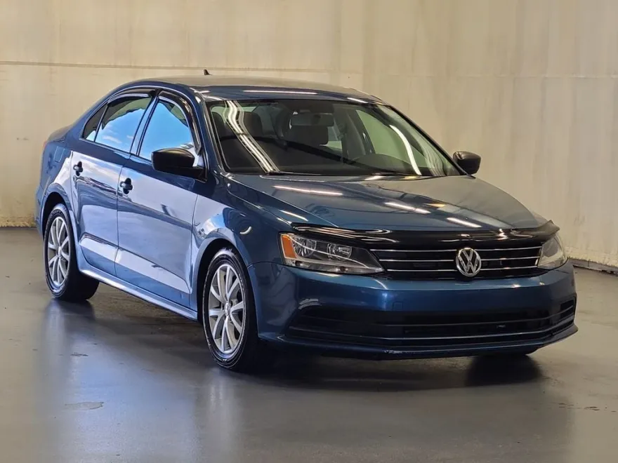 2015 Volkswagen Jetta 1.8T SE photo 1