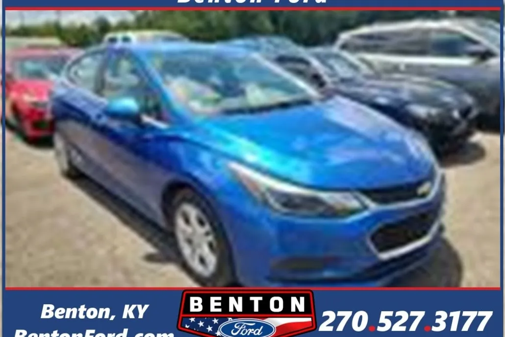 2018 Chevrolet Cruze LT photo 1