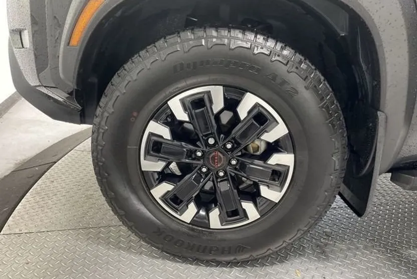 2023 Nissan Frontier PRO-4X photo 1
