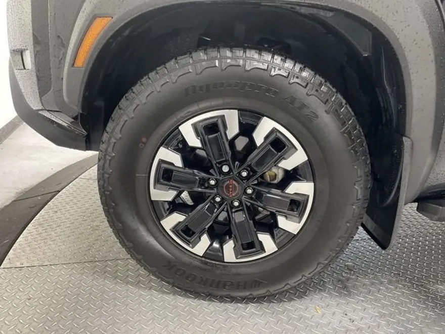 2023 Nissan Frontier PRO-4X photo 1