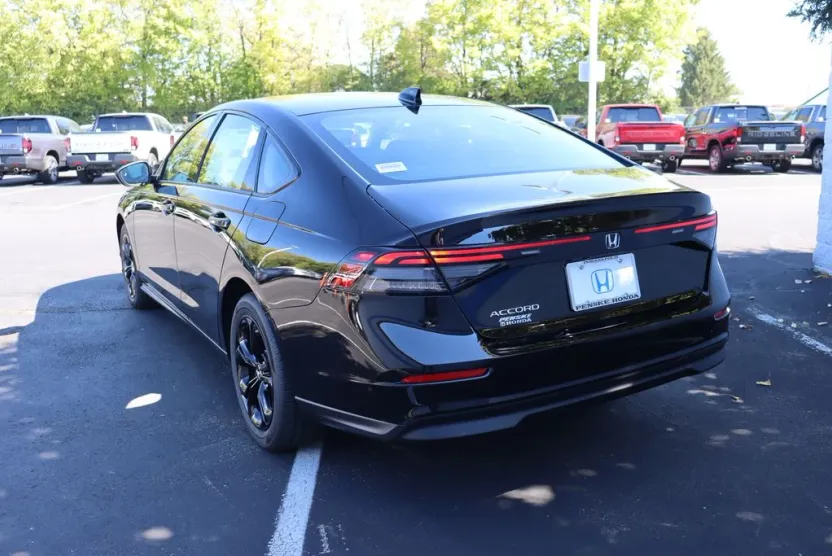 2025 Honda Accord SE photo 1