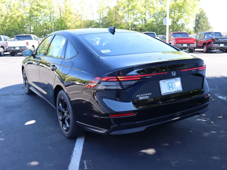 2025 Honda Accord SE photo 1