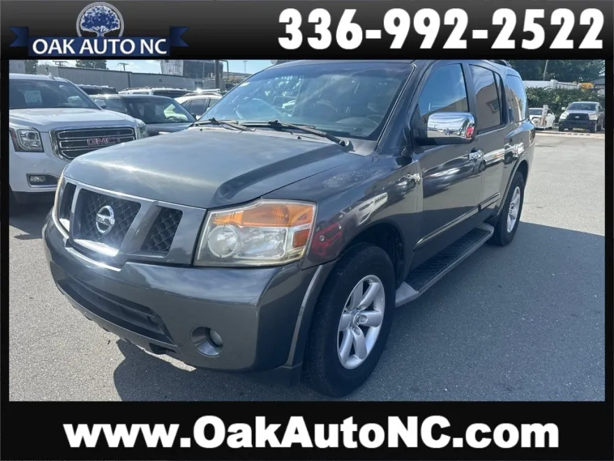 2011 Nissan Armada SV photo 1