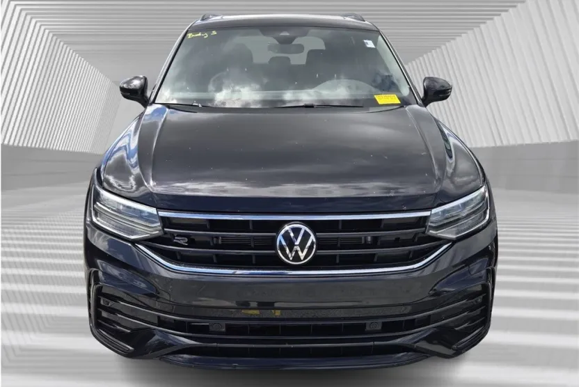2022 Volkswagen Tiguan SE R-Line Black photo 1