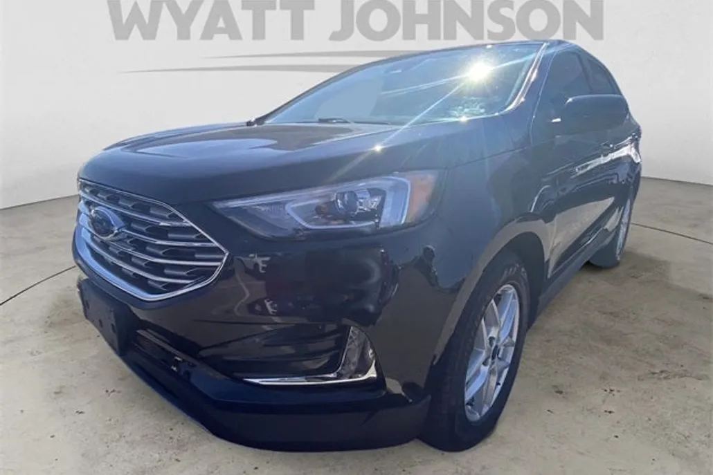 2022 Ford Edge SEL photo 1