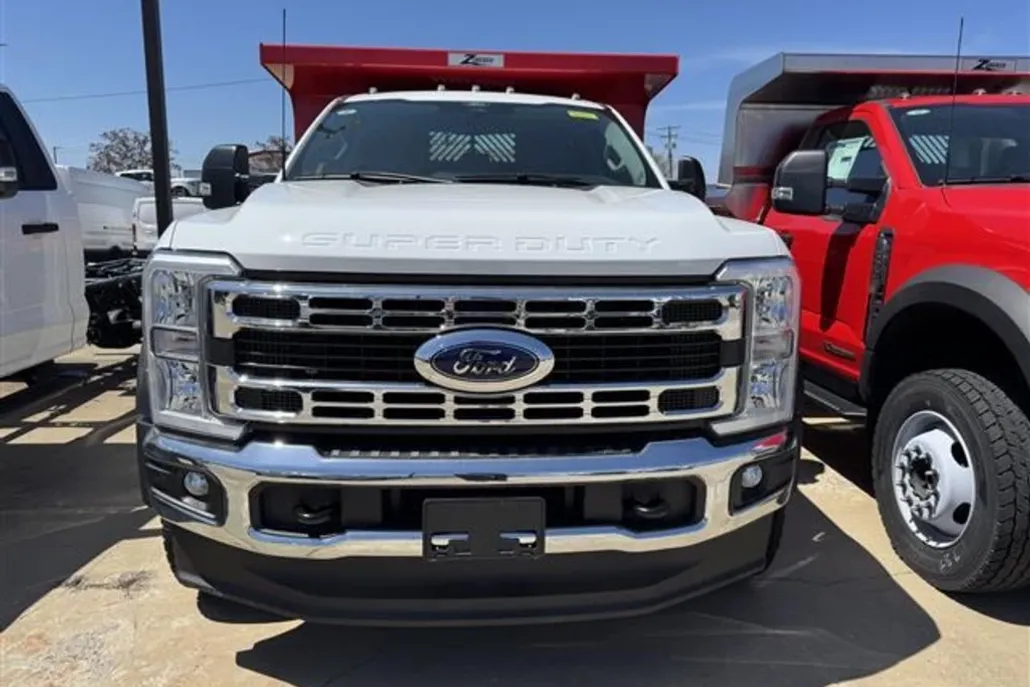 2024 Ford F-550 XL photo 1