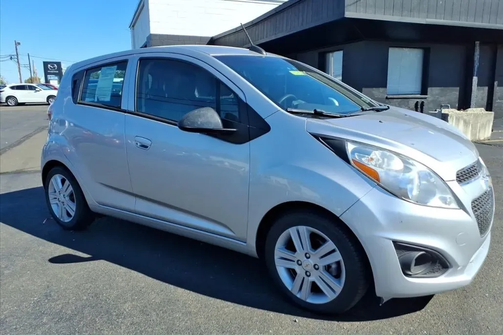 2015 Chevrolet Spark 1LT photo 1