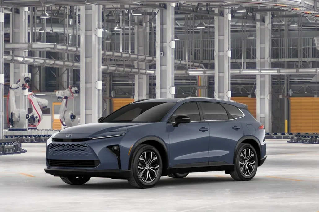 2025 Toyota Crown Signia XLE photo 1