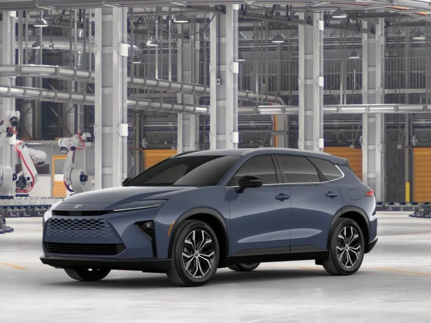 2025 Toyota Crown Signia XLE photo 1