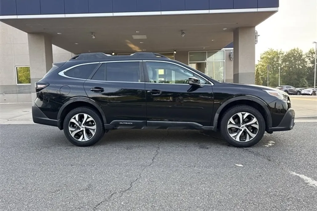 2020 Subaru Outback Limited photo 1