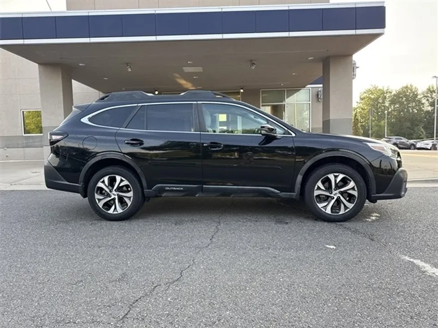 2020 Subaru Outback Limited photo 1