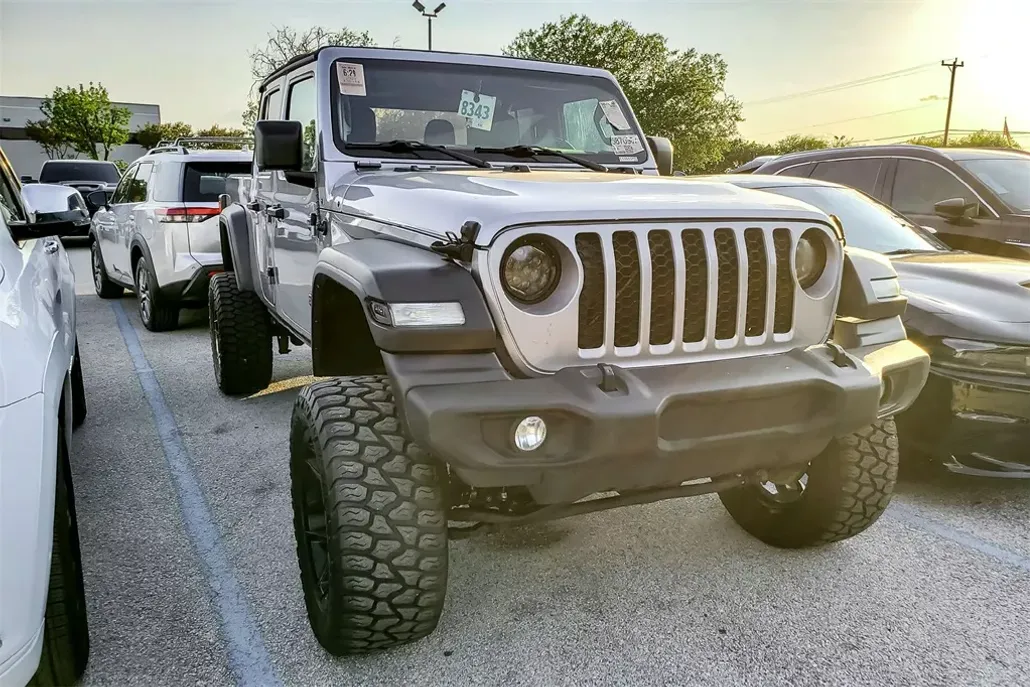2020 Jeep Gladiator Sport photo 1