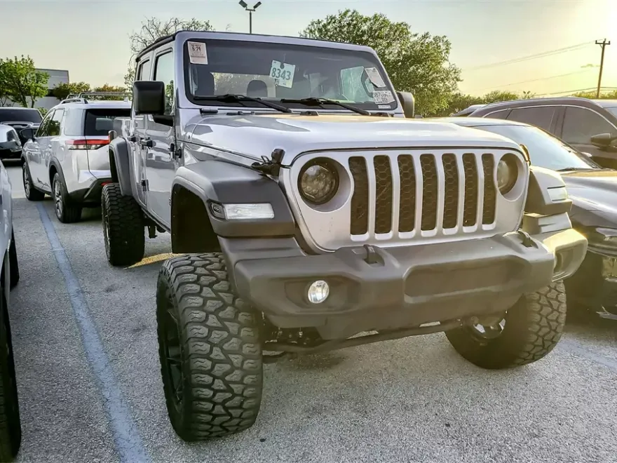 2020 Jeep Gladiator Sport photo 1