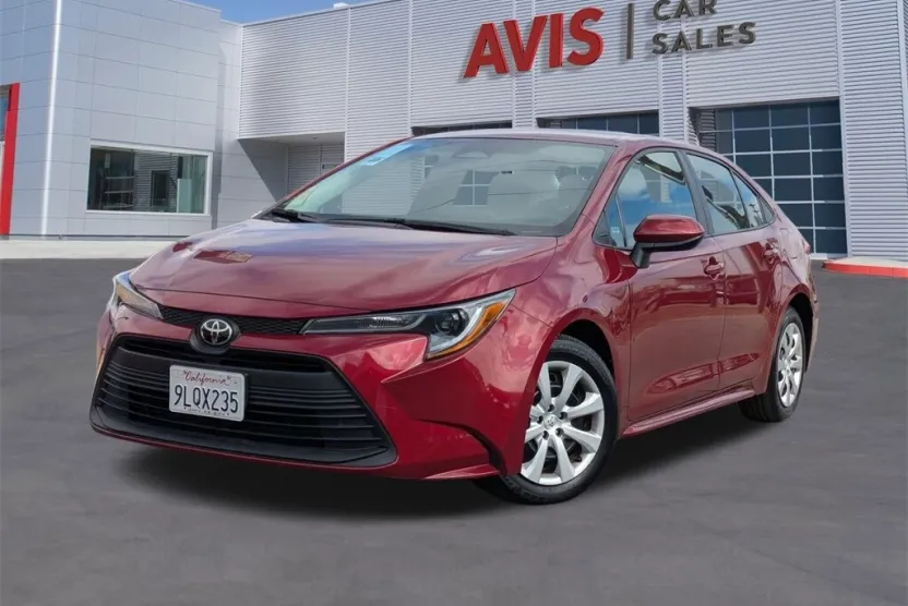 2024 Toyota Corolla LE photo 1