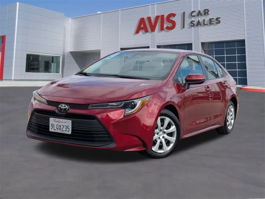 2024 Toyota Corolla LE photo 1