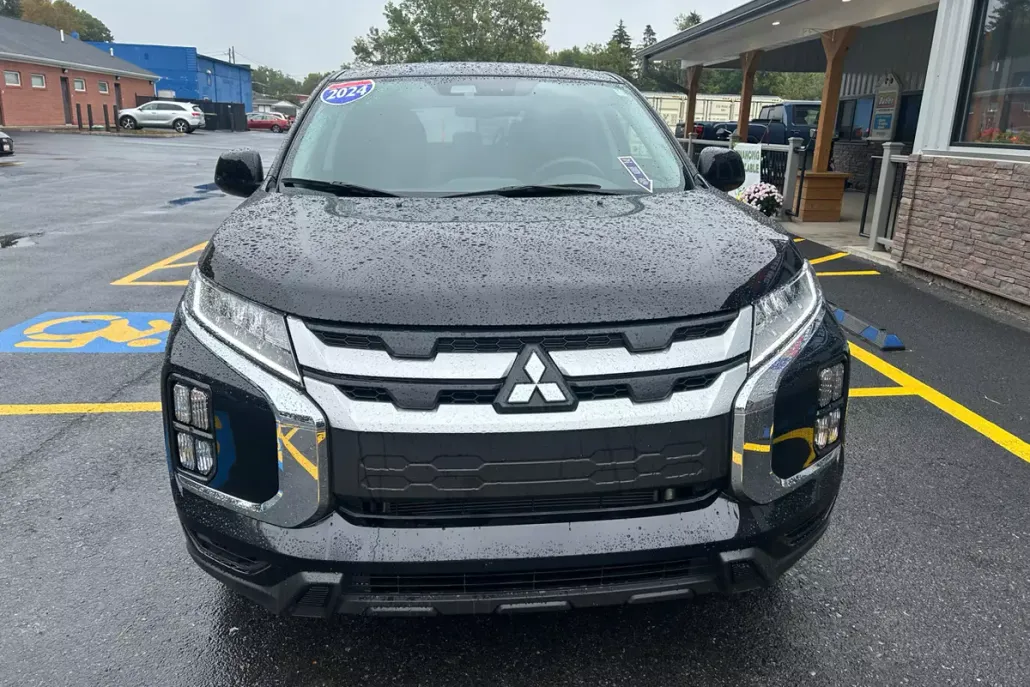 2024 Mitsubishi Outlander Sport ES photo 1