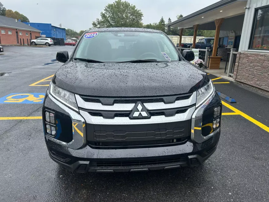 2024 Mitsubishi Outlander Sport ES photo 1