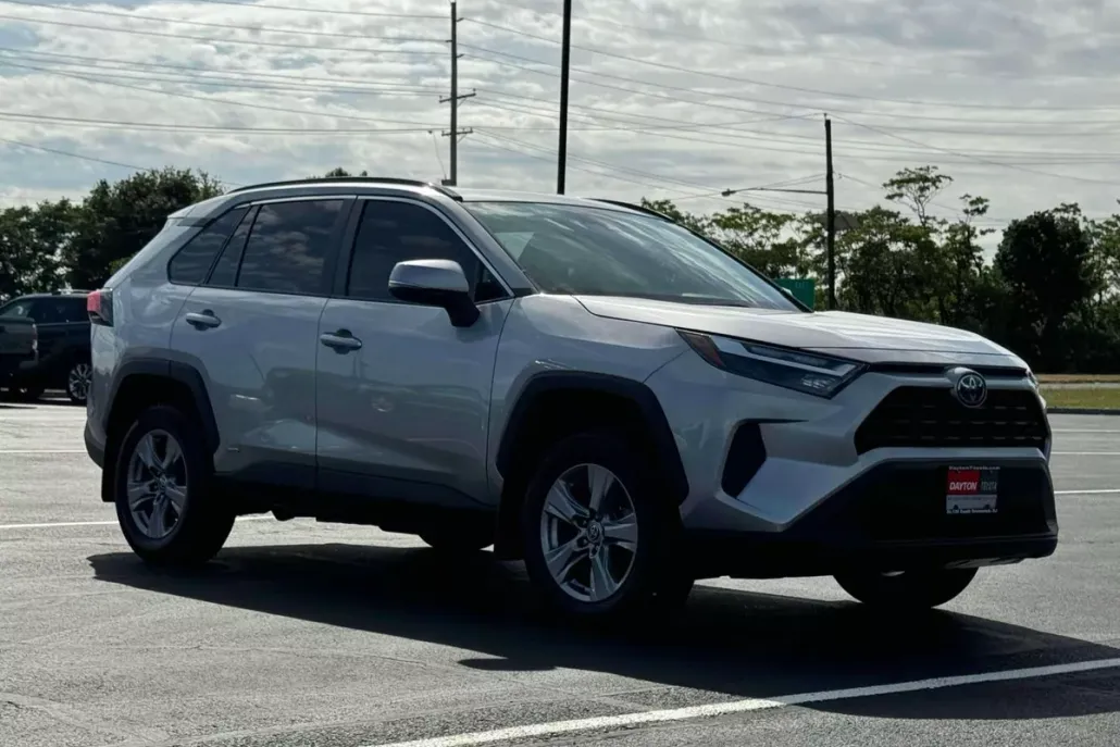 2022 Toyota RAV4 Hybrid XLE photo 1