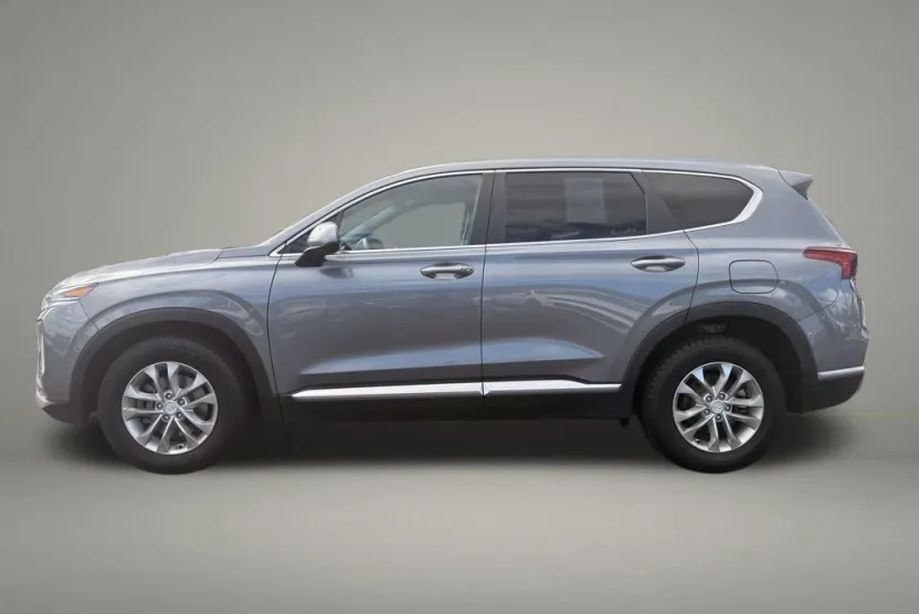 2020 Hyundai Santa Fe SE photo 1