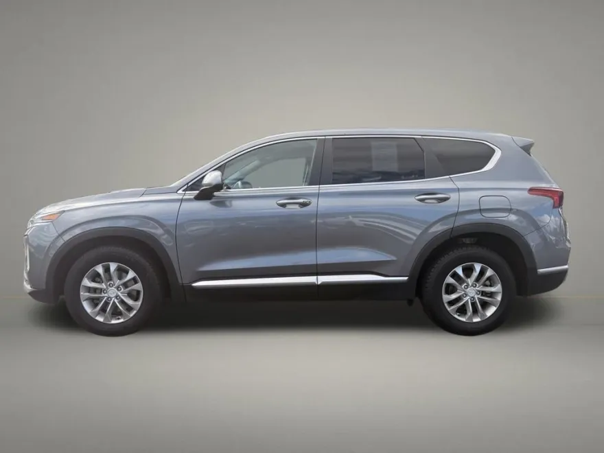 2020 Hyundai Santa Fe SE photo 1