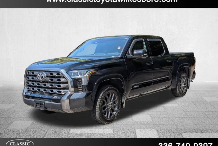 2022 Toyota Tundra Platinum photo 1