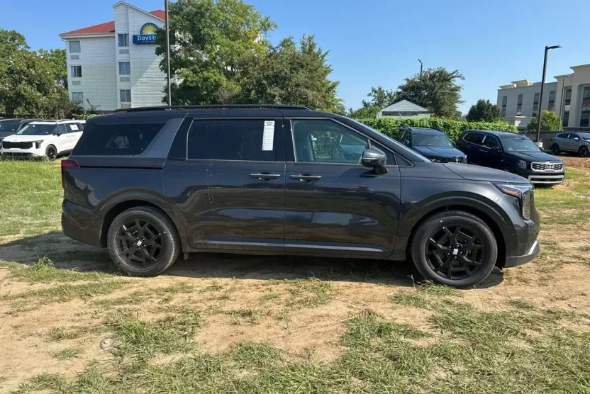 2026 Kia Carnival SX Prestige photo 1
