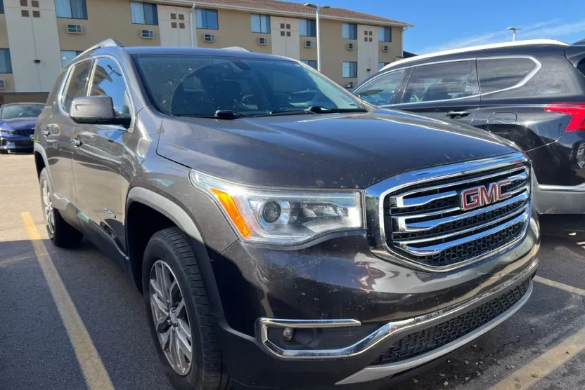 2017 Gmc Acadia SLE photo 1