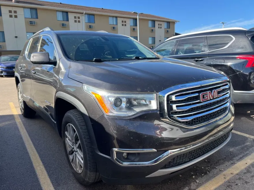 2017 Gmc Acadia SLE photo 1