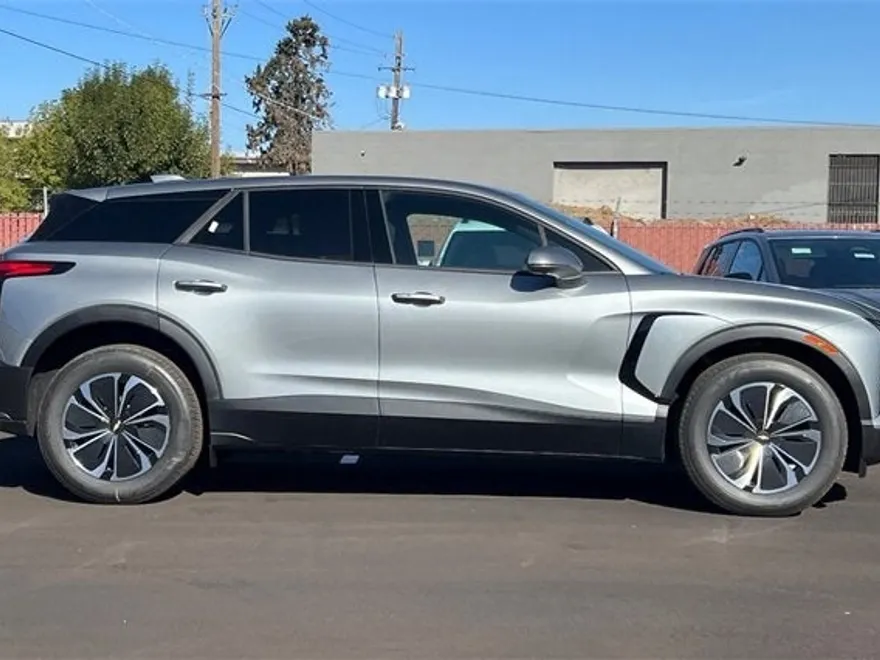 2025 Chevrolet Blazer EV photo 1